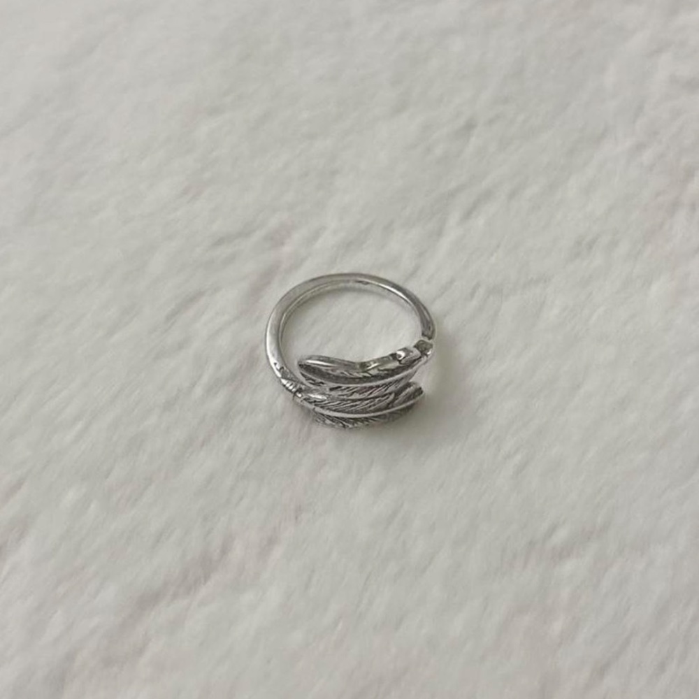 5/$15 🩷 MUST BUNDLE Silver Feather Double-Leaf Wrap Ring - Picture 5 of 5